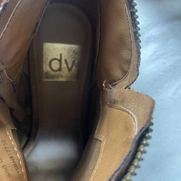 EUC Dolce Vita Tan Peep Toe Fringe Micro Suede Block Heel Ankle Bootie size 9 - Picture 8 of 9